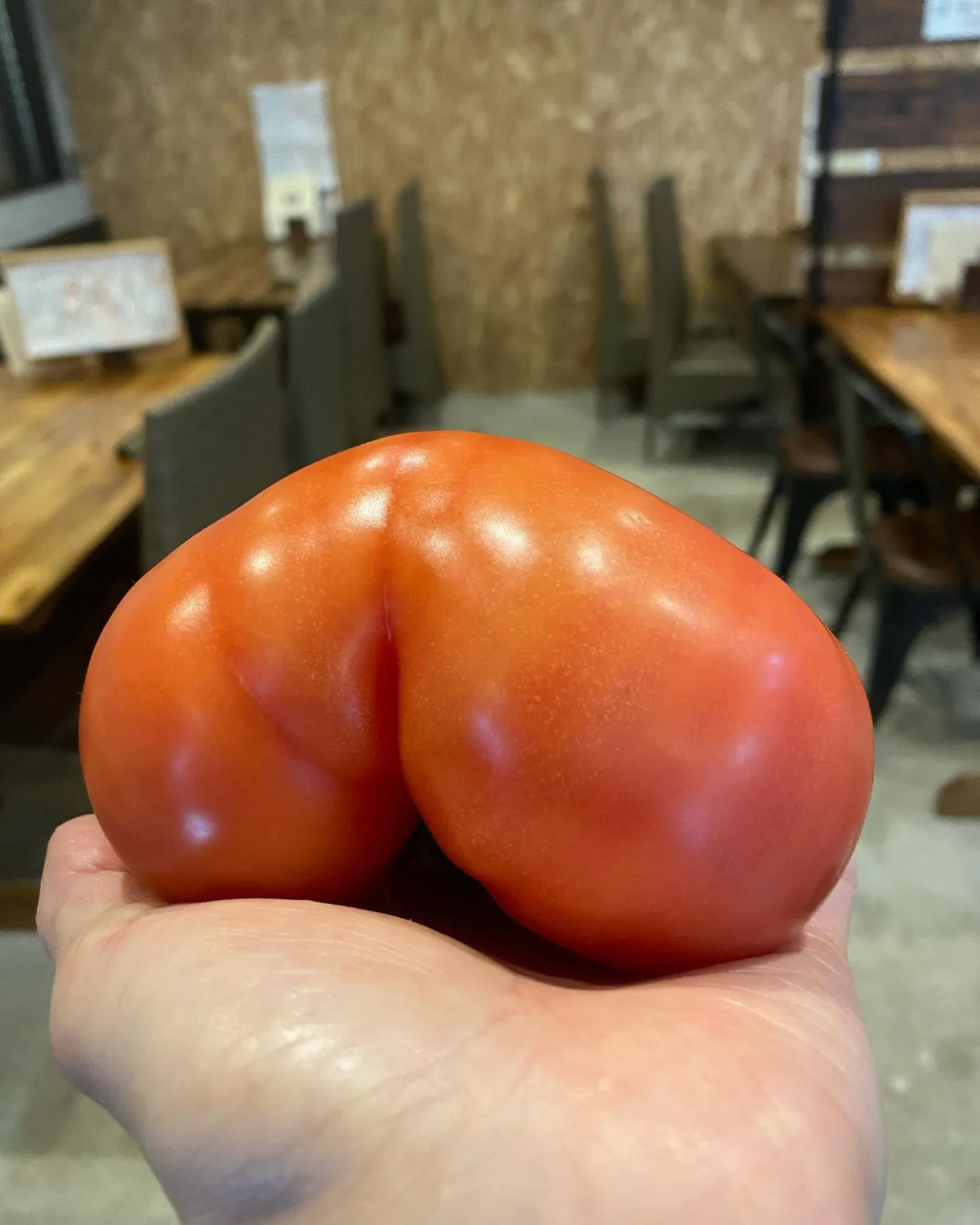 お○りトマト